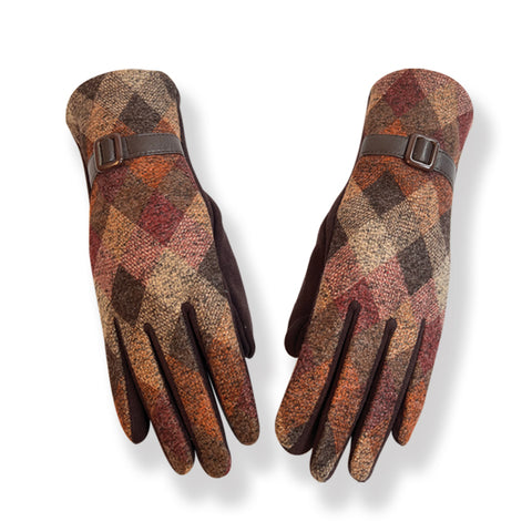 Brown Diamond Check Gloves With Strap (GL36)